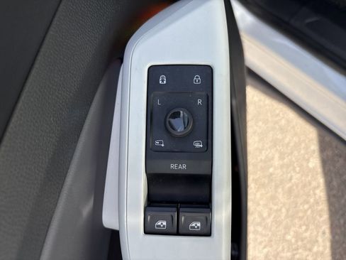 Used 2021 Volkswagen ID.4 1st Edition image 12