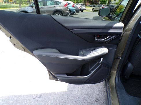 Used 2020 Subaru Outback Premium AWD/4WD image 16