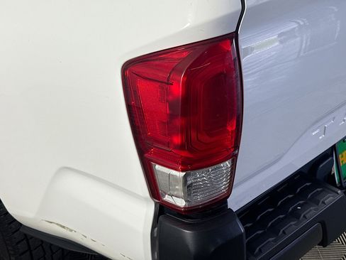 Used 2017 Toyota Tacoma SR image 31
