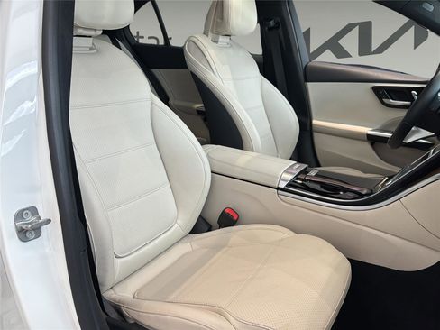 Used 2025 Mercedes-Benz C 300 4MATIC Sedan image 16