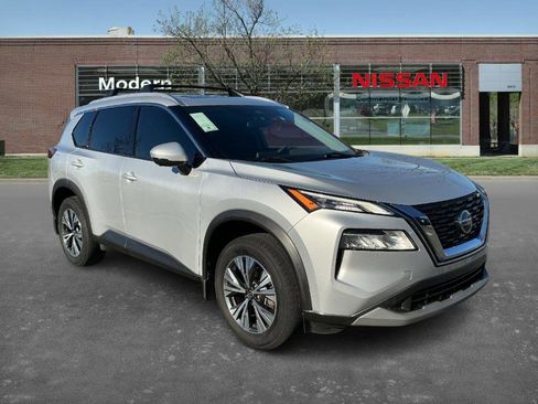 Used 2021 Nissan Rogue SV w/ Premium Package image 5