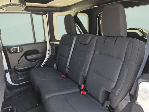 Used 2022 Jeep Wrangler Unlimited Sport AWD/4WD image 19