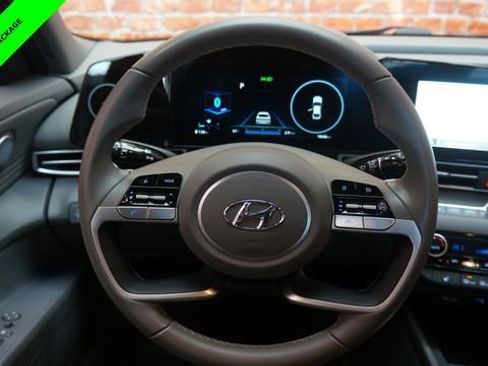 Used 2023 Hyundai Elantra SEL w/ Convenience Package image 12