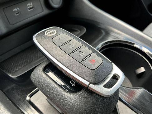 Certified 2023 Nissan Rogue SV AWD/4WD image 37