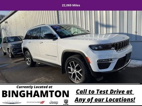 Used 2023 Jeep Grand Cherokee Limited image 2