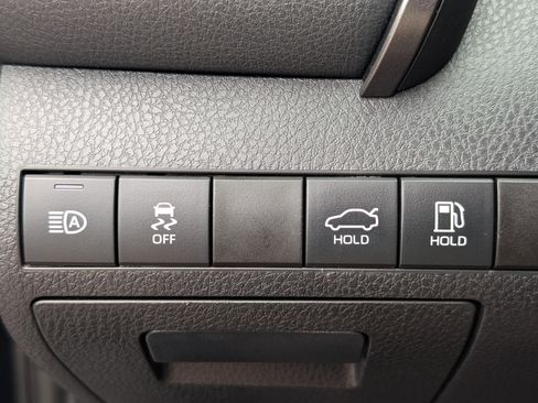 Used 2021 Toyota Camry SE image 22