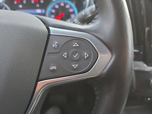 Used 2020 Chevrolet Traverse LT w/ Driver Confidence II Package image 18