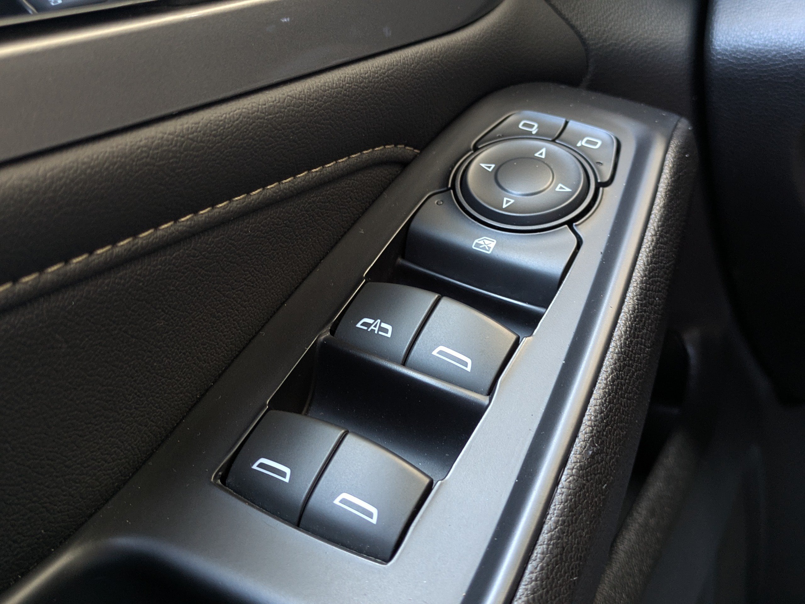 Used 2022 Chevrolet Traverse LT w/ LPO, Floor Liner Package AWD/4WD image 28
