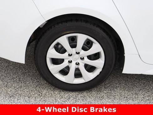 Used 2024 Toyota Corolla LE image 6