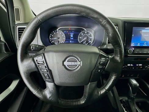 Used 2023 Nissan Frontier SV w/ SV Convenience Package image 11
