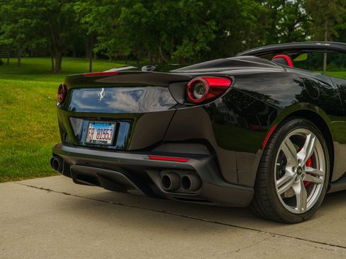 Used 2019 Ferrari Portofino RWD image 39