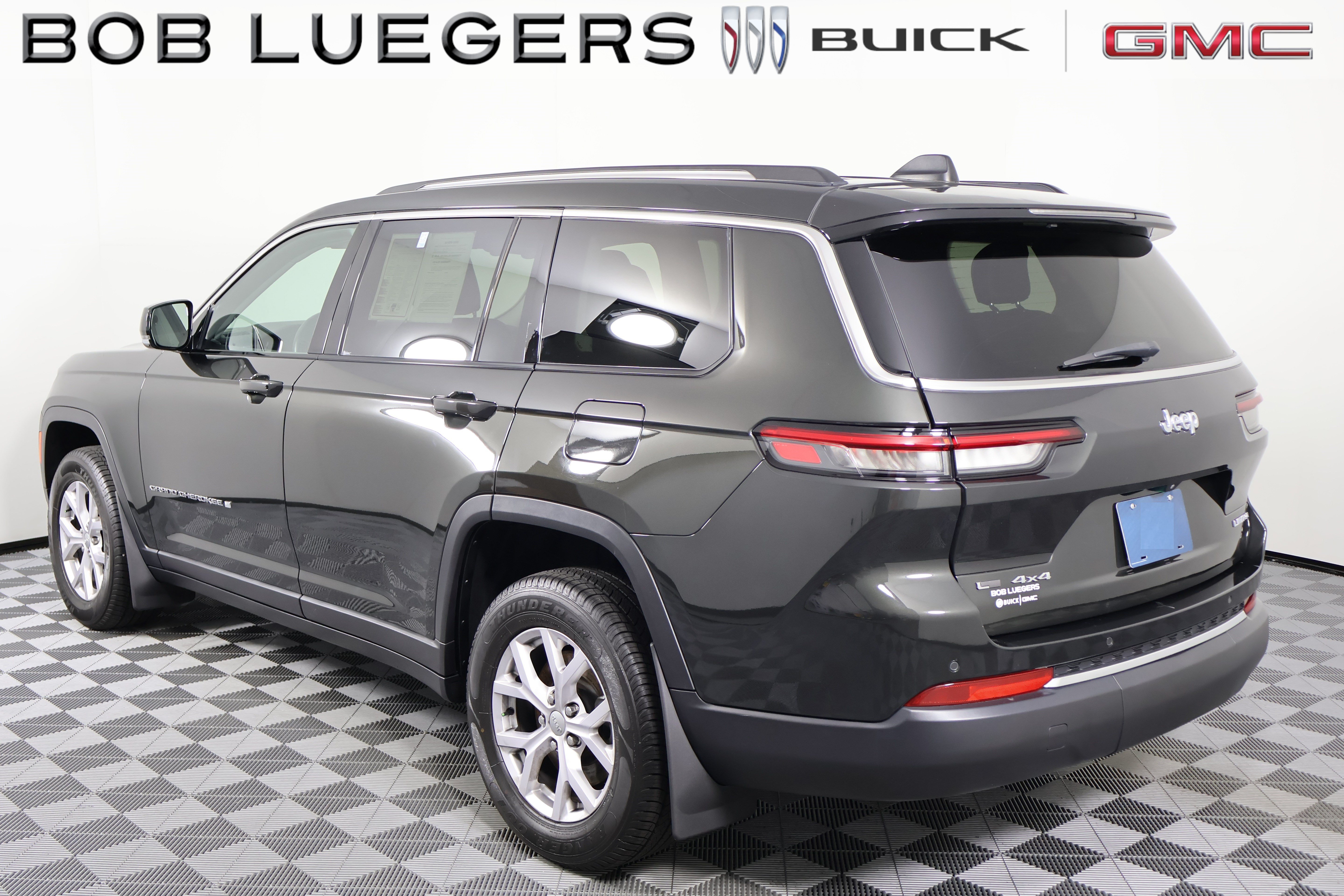 Used 2022 Jeep Grand Cherokee L Limited AWD/4WD image 5