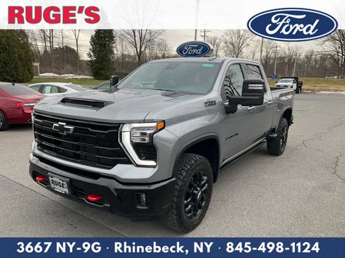 Used 2025 Chevrolet Silverado 2500 LTZ w/ Trail Boss Package image 8