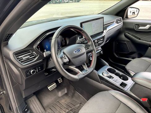 Used 2024 Ford Escape ST-Line w/ Tech Pack #1 AWD/4WD image 8