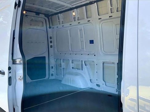 Used 2024 Mercedes-Benz Sprinter 2500 image 25