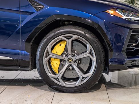 Used 2020 Lamborghini Urus AWD/4WD image 10