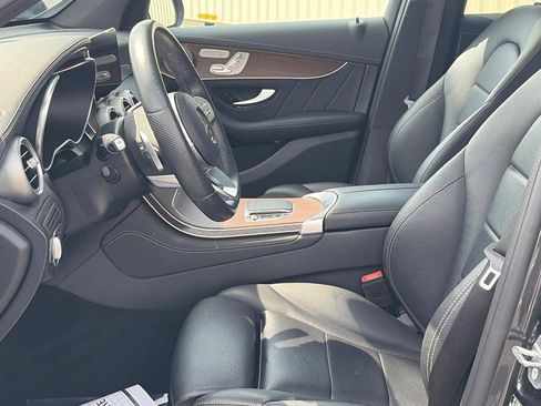 Used 2020 Mercedes-Benz GLC 300 4MATIC image 19