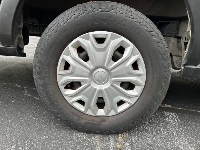 Used 2022 Ford E-Transit 148 High Roof Extended RWD image 37