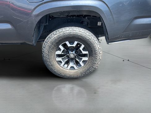 Used 2017 Toyota Tacoma SR RWD image 17