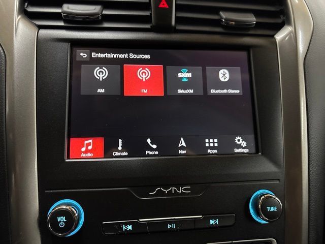 Used 2019 Ford Fusion SE FWD image 34