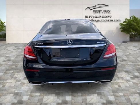 Used 2017 Mercedes-Benz E 300 4MATIC image 5