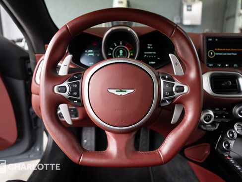 Used 2020 Aston Martin V8 Vantage Coupe image 21