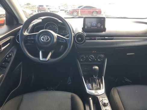 Used 2019 Toyota Yaris LE image 9