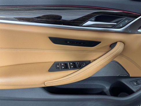 Used 2023 BMW 530i xDrive w/ Premium Package image 17