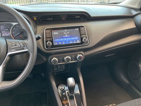Used 2021 Nissan Kicks S image 17