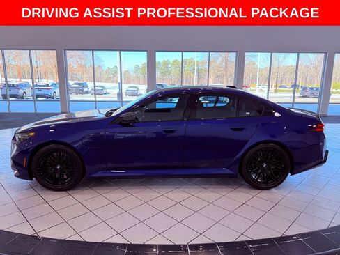 Used 2026 BMW M5 Base CARBON PKG/EXECUTIVE PKG/ w/ Carbon Package image 4