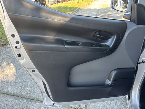 Used 2020 Nissan NV200 SV image 9