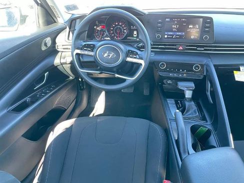 Used 2023 Hyundai Elantra SEL image 8