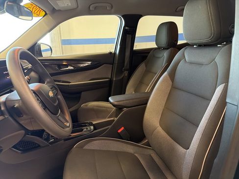 Used 2025 Chevrolet TrailBlazer LT AWD/4WD image 21