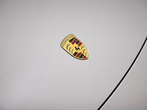 Used 2022 Porsche Taycan image 20