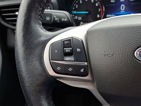 Used 2022 Ford Explorer XLT w/ Equipment Group 202A image 21