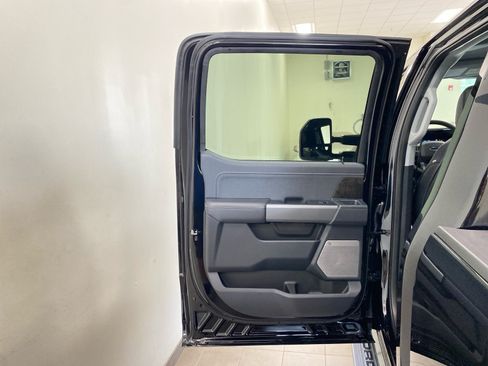 New 2026 Ford F250 Lariat w/ Black Appearance Package AWD/4WD image 8