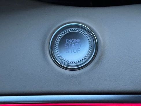 Used 2022 Genesis GV70 2.5T w/ Advanced Package image 32