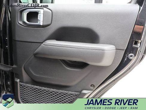 Used 2023 Jeep Wrangler Unlimited Sahara w/ Cold Weather Group AWD/4WD image 11