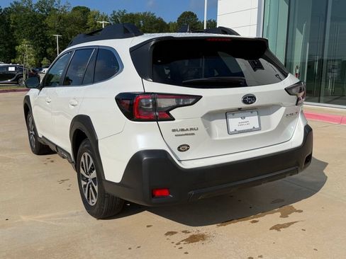 Used 2023 Subaru Outback Premium AWD/4WD image 6