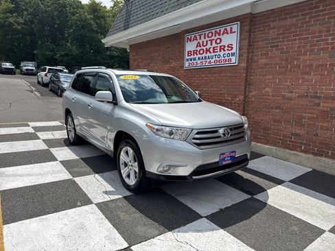 Used 2012 Toyota Highlander Limited w/ Tow Pkg AWD/4WD image 1