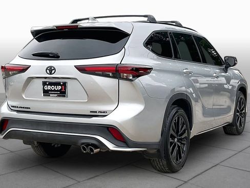 Used 2025 Toyota Highlander XSE AWD/4WD image 13