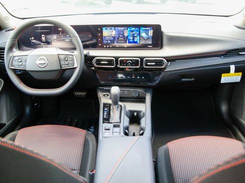 New 2026 Nissan Sentra SR w/ Floor Mat Package FWD image 6