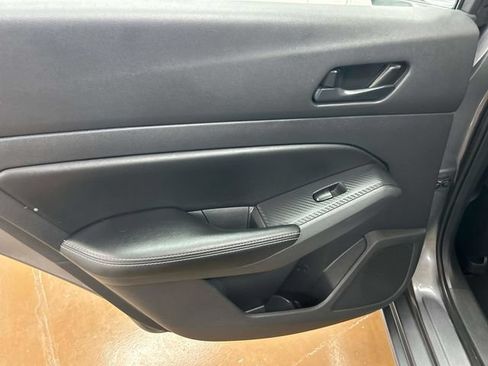 Used 2025 Nissan Altima 2.5 SV FWD image 16