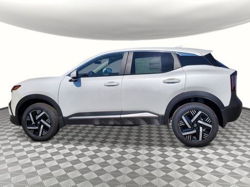 New 2025 Nissan Kicks SV image 2