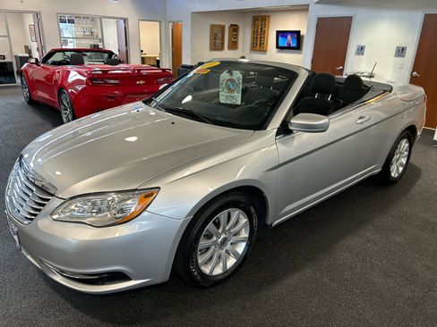 Used 2011 Chrysler 200 Touring w/ Cold Weather Group image 6