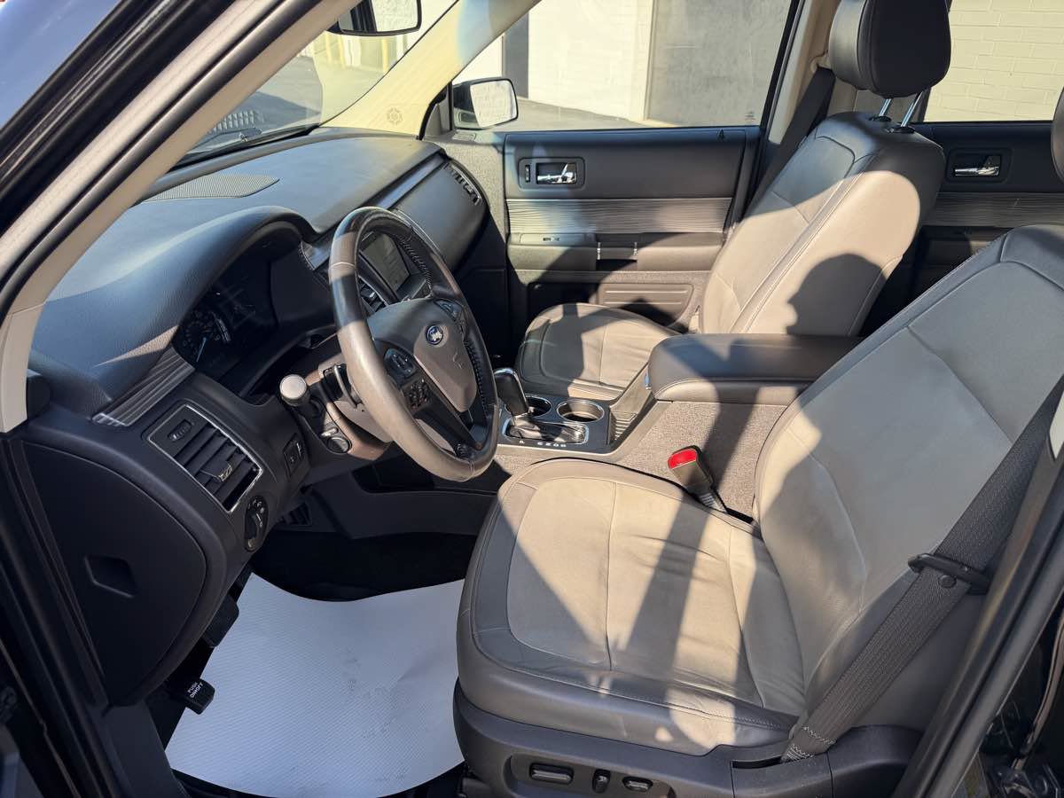 Used 2018 Ford Flex Limited w/ Equipment Group 303A AWD/4WD image 10