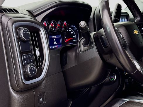 Used 2021 Chevrolet Silverado 1500 LTZ w/ LTZ Premium Package RWD image 12