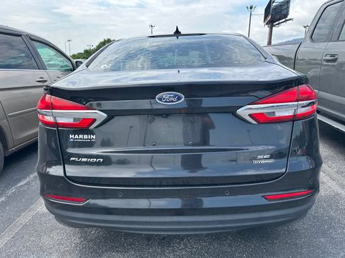 Used 2020 Ford Fusion SE FWD image 5