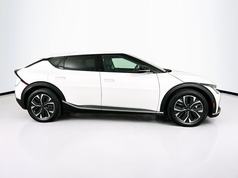 Used 2024 Kia EV6 Light RWD image 10