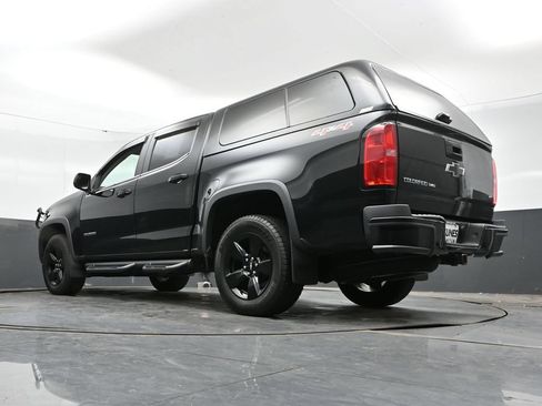 Used 2017 Chevrolet Colorado LT w/ Midnight Edition AWD/4WD image 38